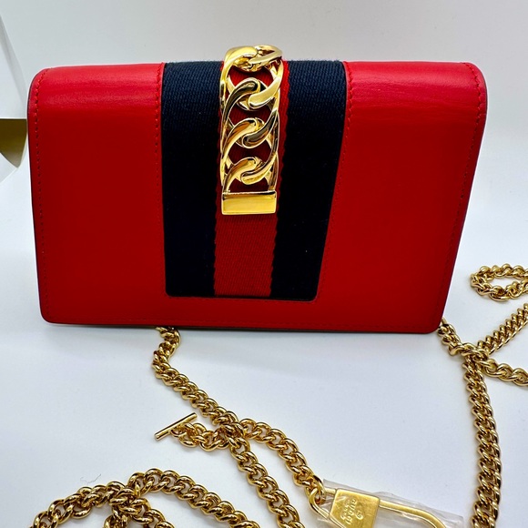 🌟Brand New🌟 Gucci Mini Sylvie Chain Flap - Picture 3 of 6